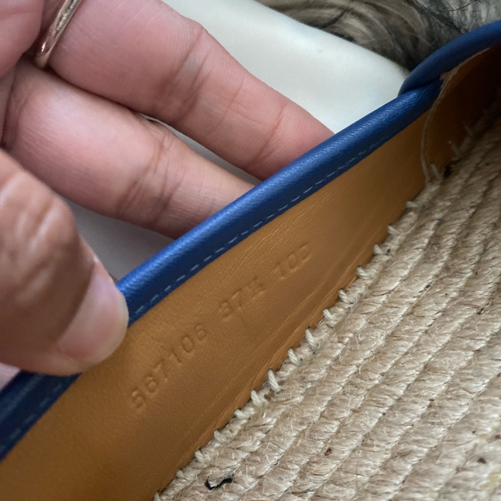 ❤️SOLD❤️ Authentic Gucci Leather Espadrilles in Blue - Picture 9 of 11